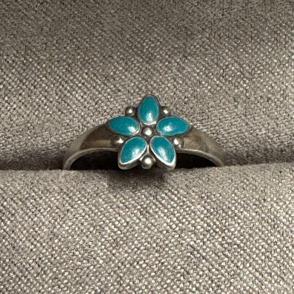 925 Turquoise Zuni Petit Point Floral Silver Ring